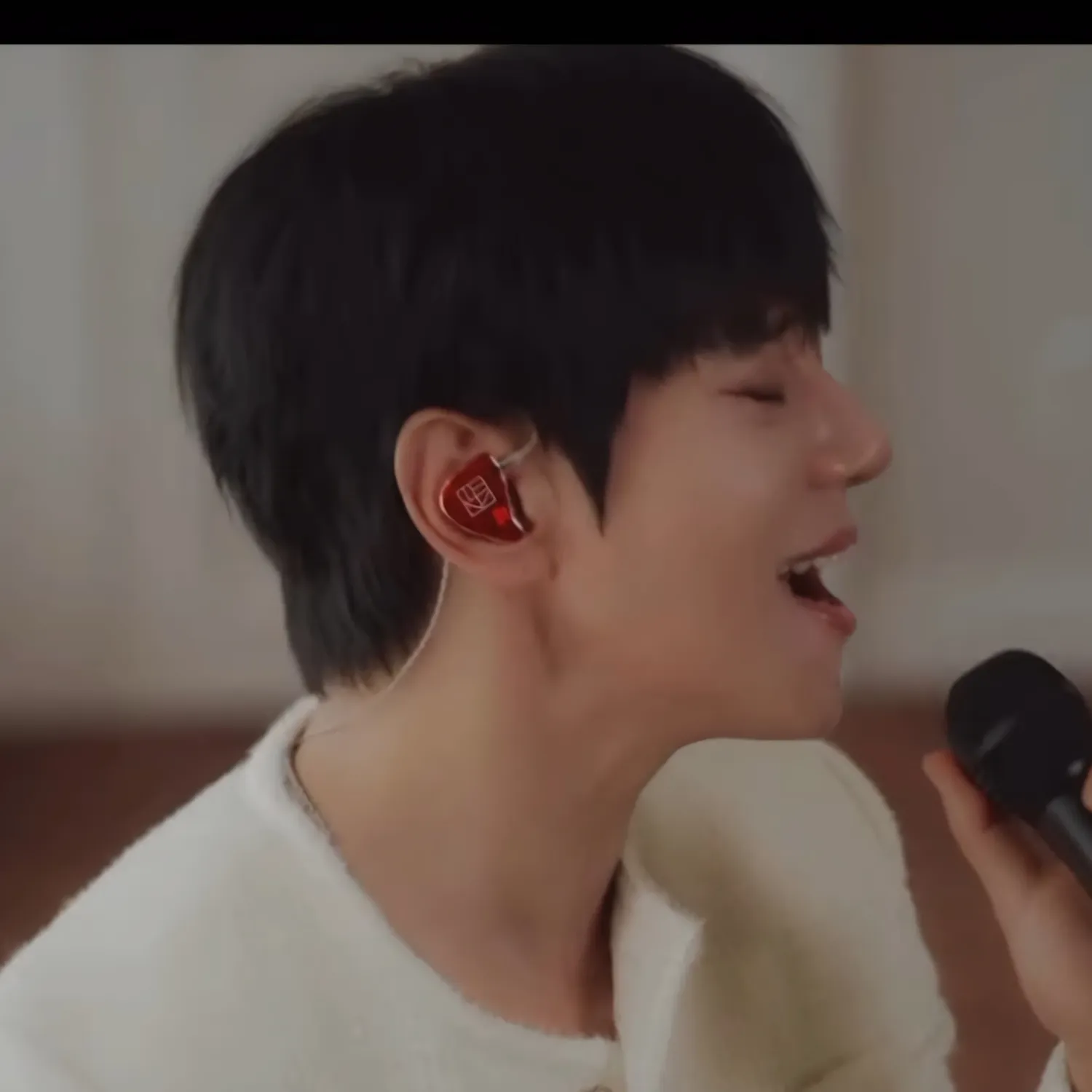 Latest photo of Hwang Chiyeol