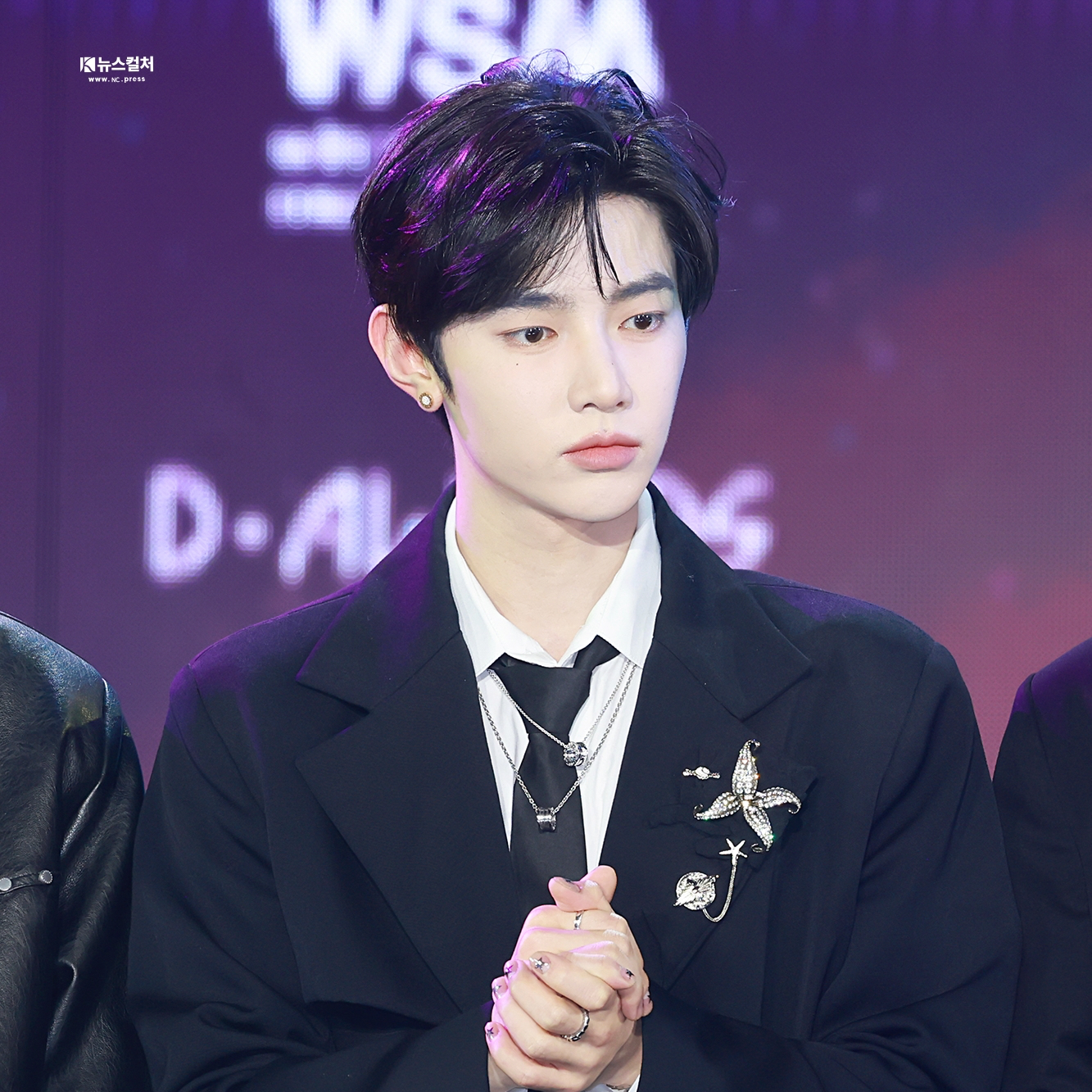 A moment captured by Zhang Hao's fan