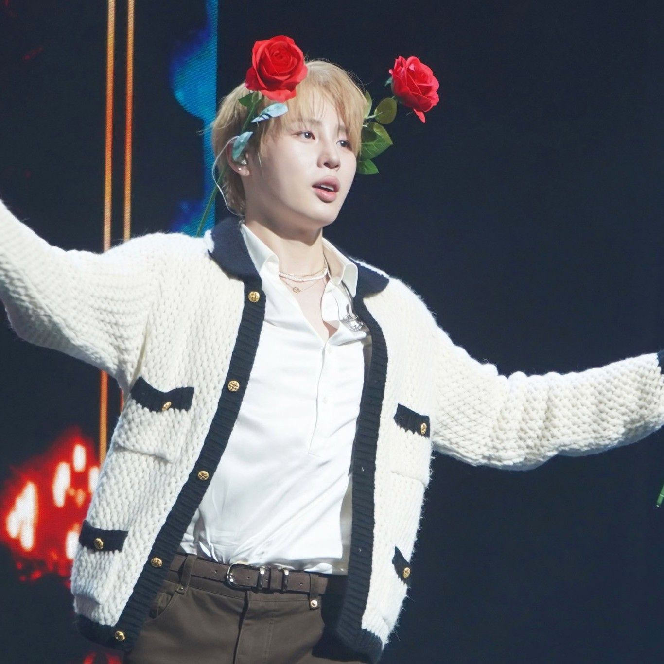 Momen yang diabadikan oleh penggemar Ha Sungwoon