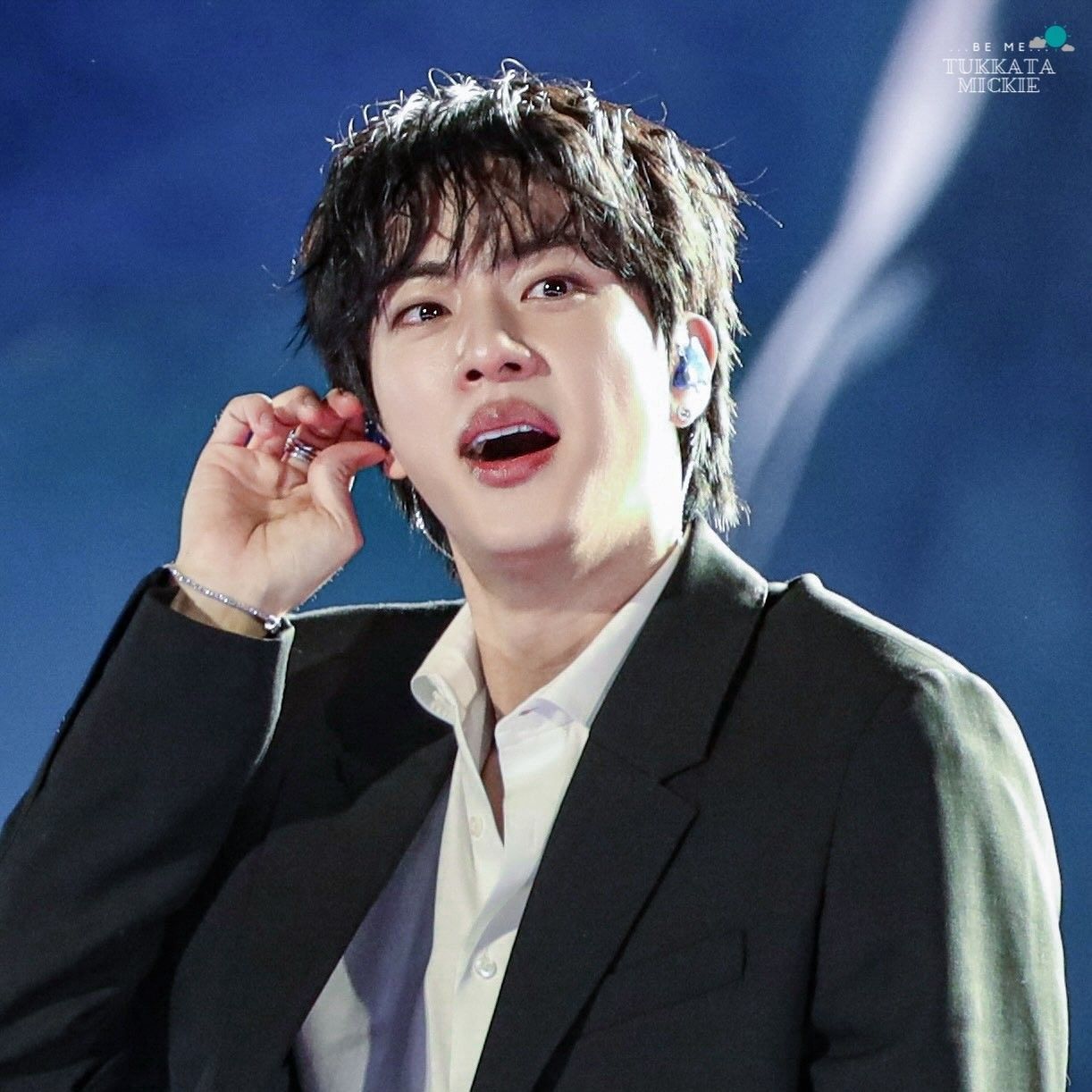 진 (방탄소년단) 최근 활동샷