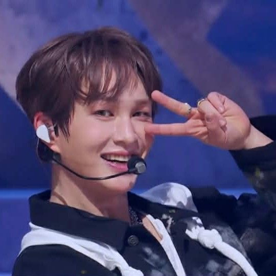 Behind-the-scenes cut of Onew (SHINee)