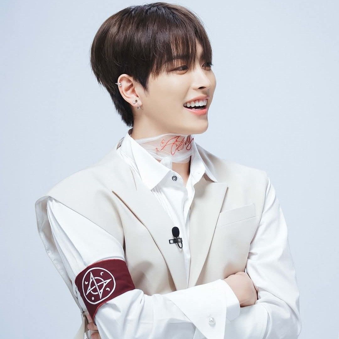 A moment captured by Hongjoong (ATEEZ)'s fan