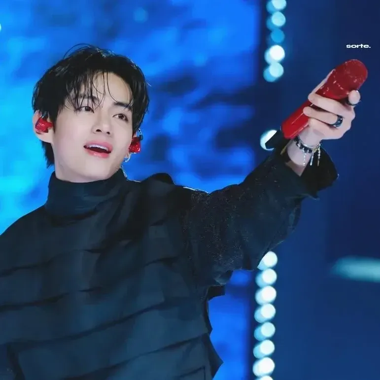 V (BTS)の最新写真