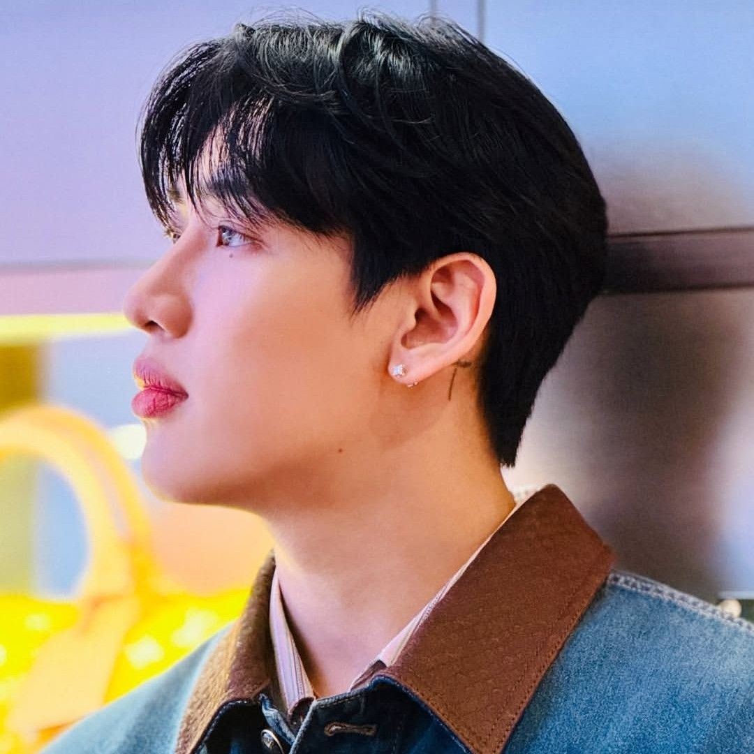 Latest photo of Bambam (GOT7)