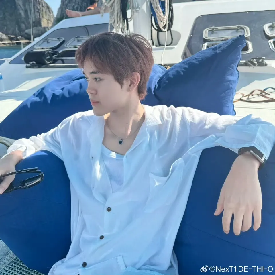 Behind-the-scenes cut of THI-O (NexT1DE)