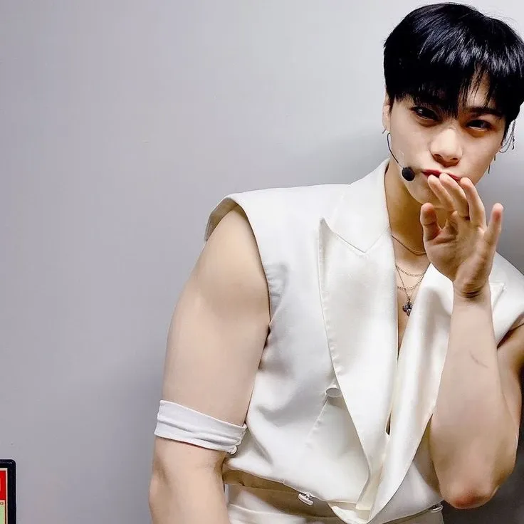 Latest photo of Moonbin (ASTRO)