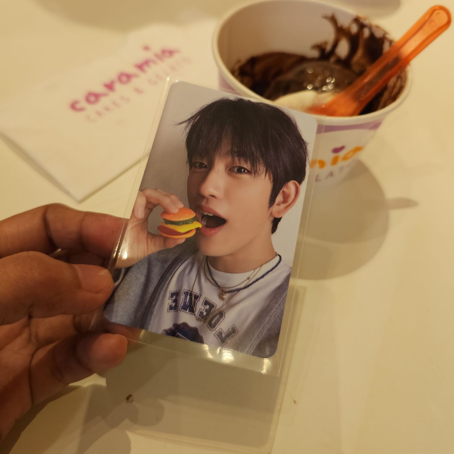 Behind-the-scenes cut of Jinyoung (GOT7)