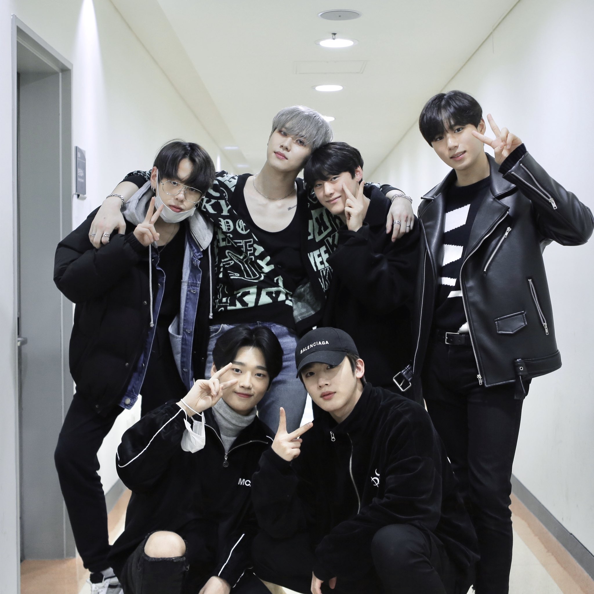 Momen yang diabadikan oleh penggemar WEi