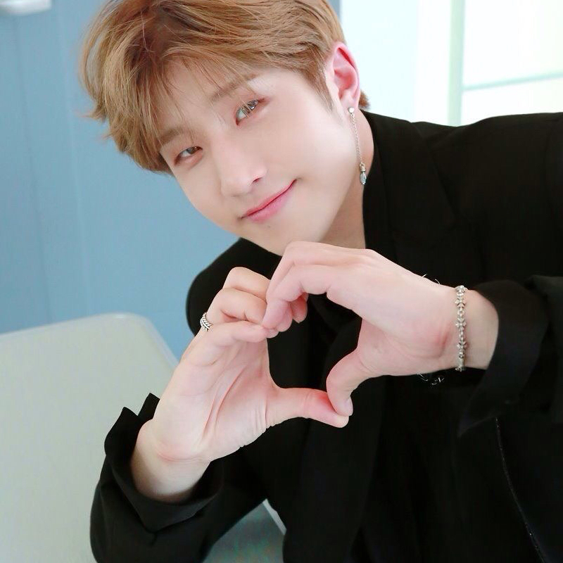 A moment captured by Jinjin (ASTRO)'s fan