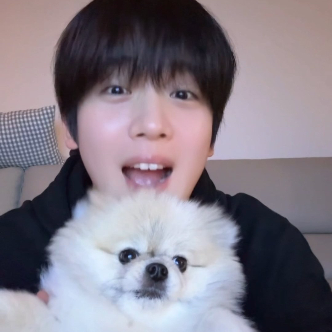 Latest photo of Kim Yohan (WEi)