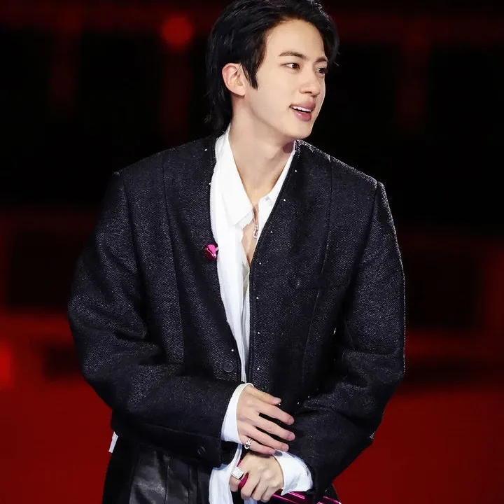 진 (방탄소년단)의 최신 사진
