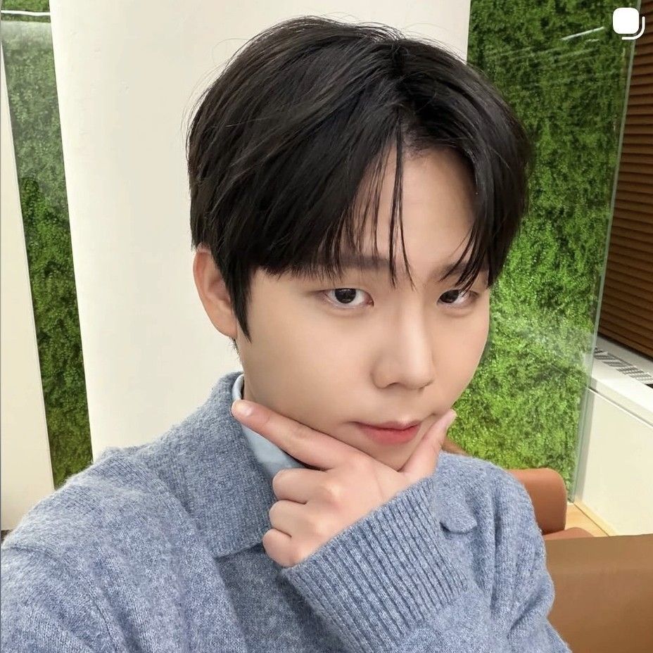 A moment captured by Jung Seunghwan's fan