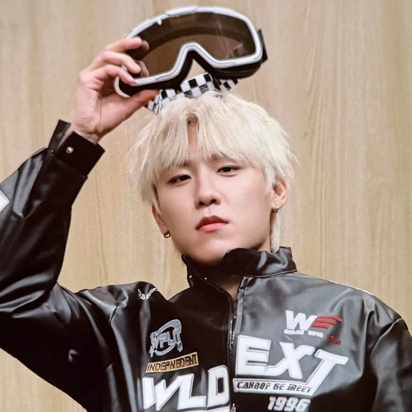 Behind-the-scenes cut of Park Woojin (AB6IX)