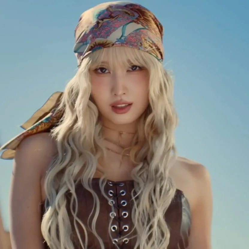 Momo (TWICE)的幕后花絮