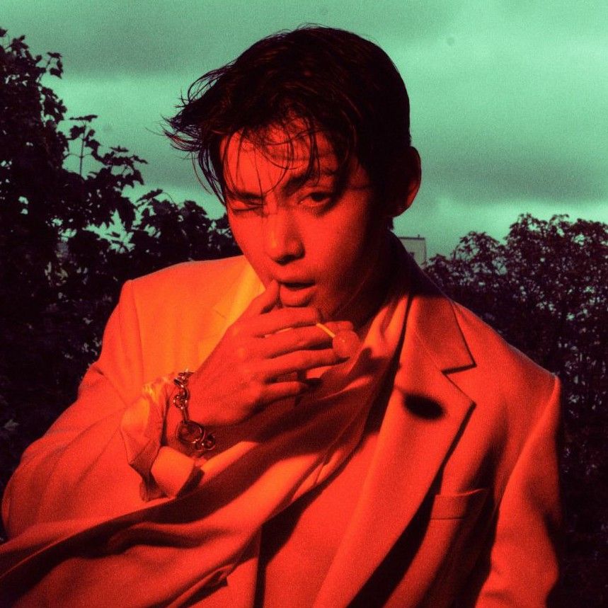 뷔 (방탄소년단) 최근 활동샷