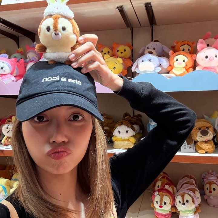 리사 (BLACKPINK)의 최신 사진