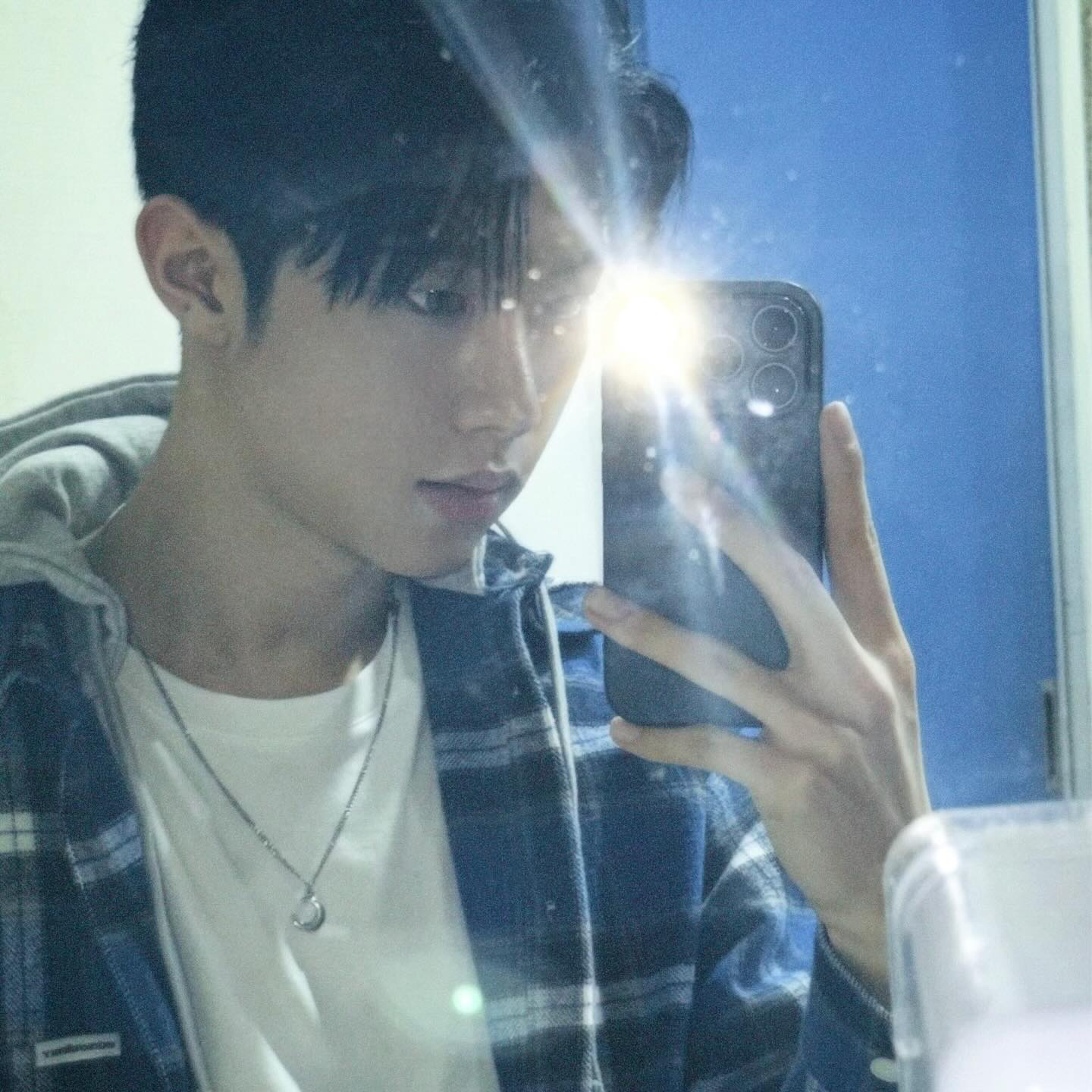 Recent activity shot of Hyunwoo (Xikers)