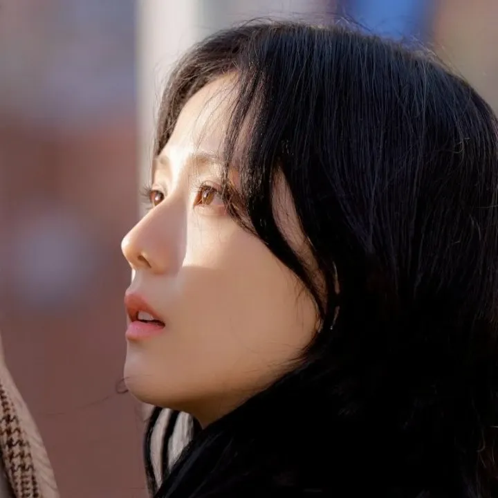 Foto aktivitas terbaru Jisoo (BLACKPINK)