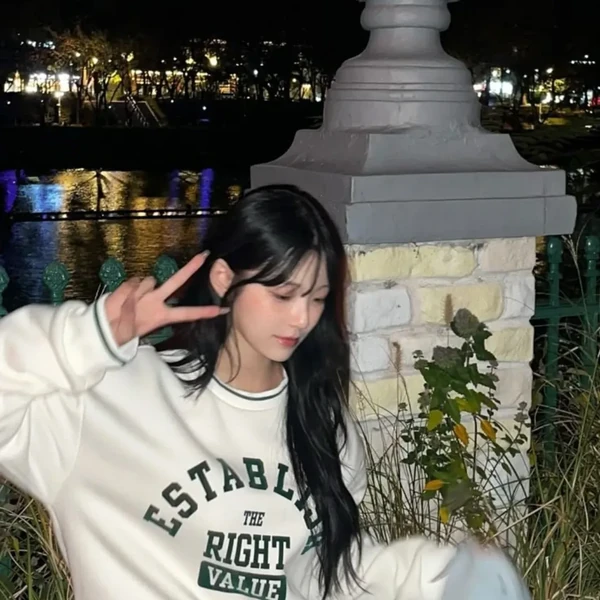 Popular profile image of fromis (fromis_9) selected by votes