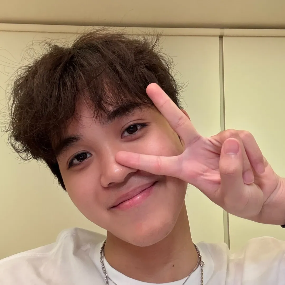 A moment captured by THI-O (NexT1DE)'s fan