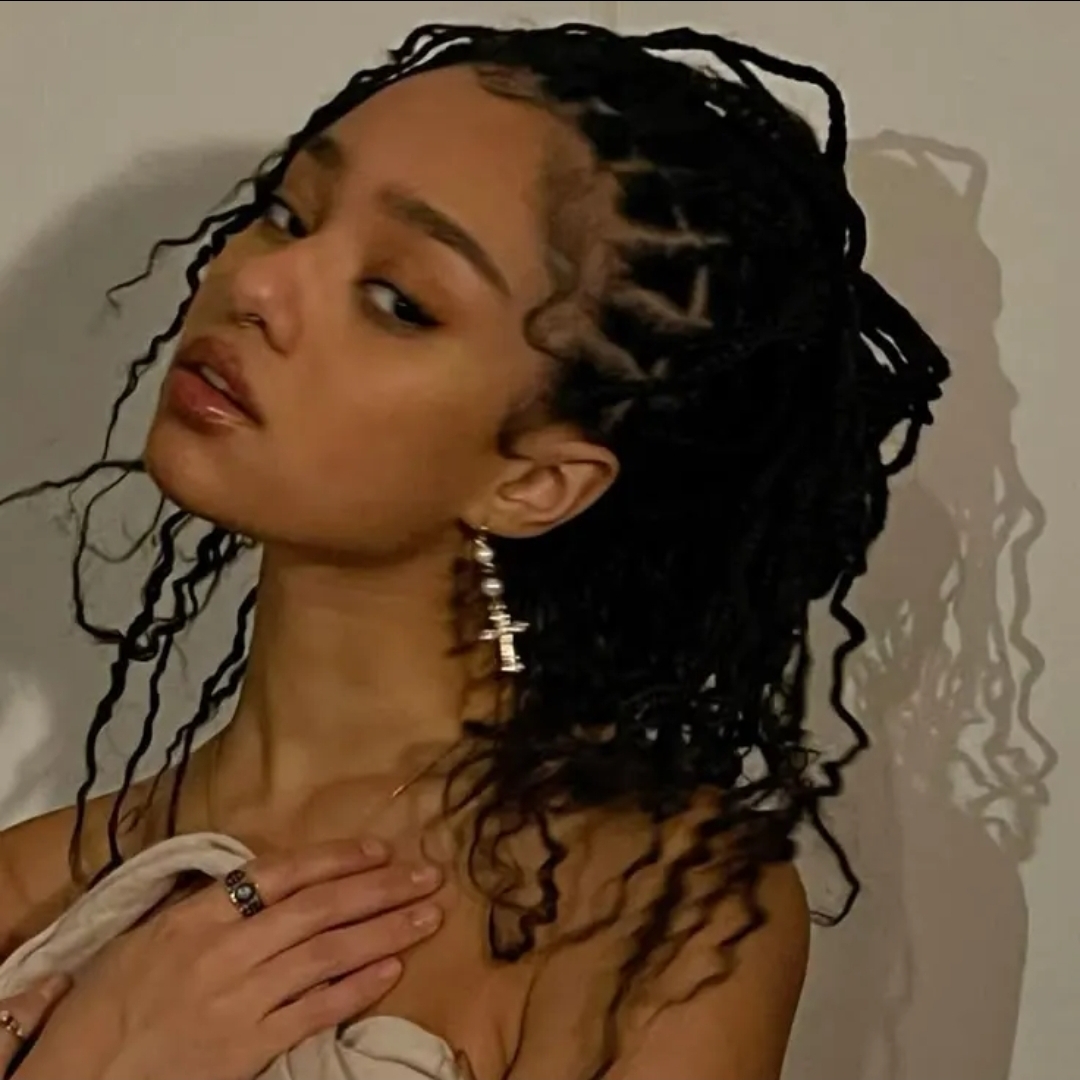 A moment captured by KATSEYE's fan