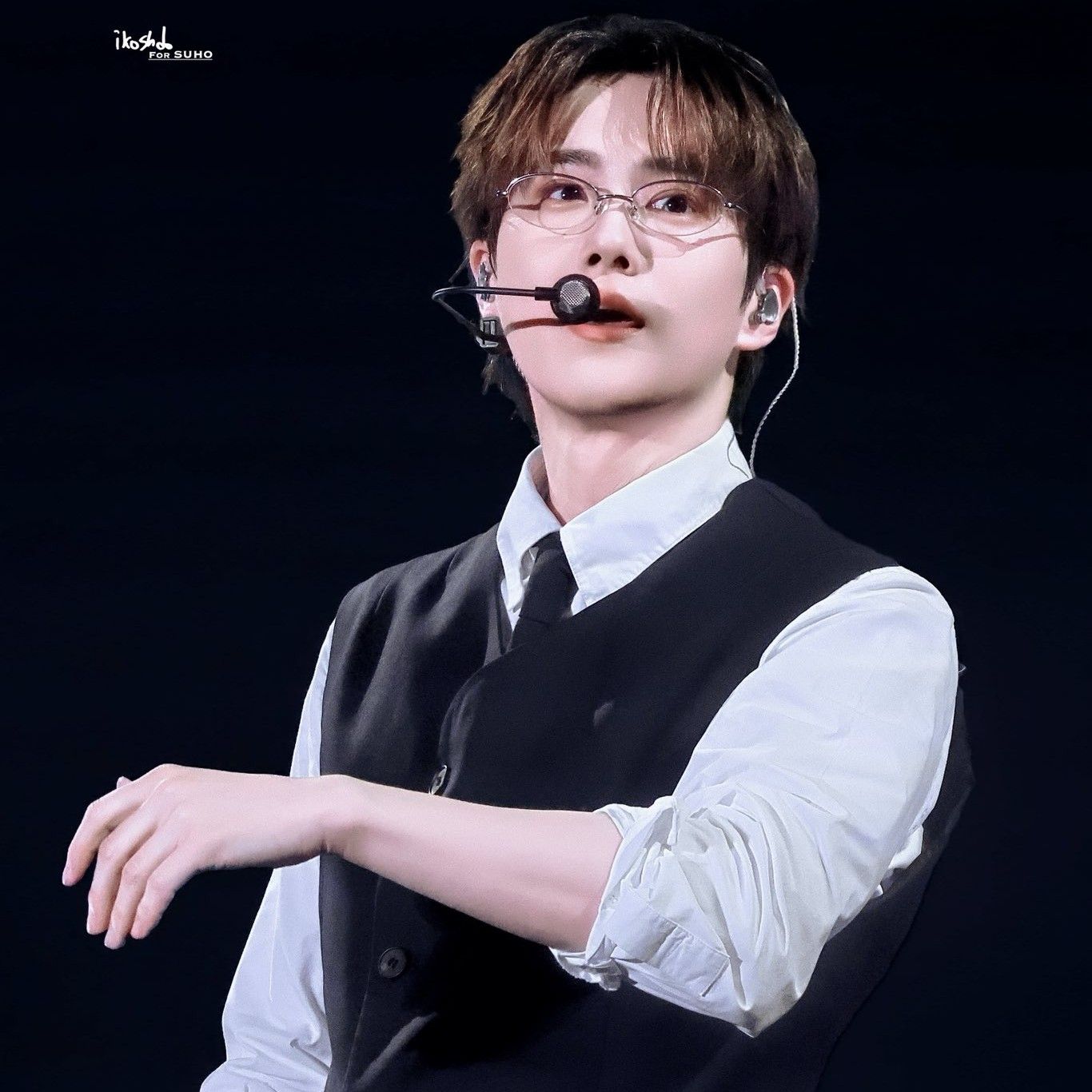 수호 (EXO)의 비하인드 컷