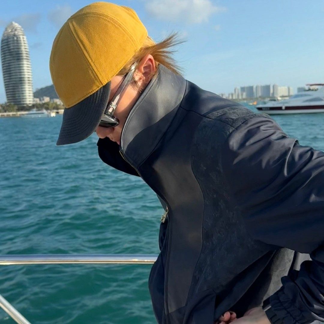 Behind-the-scenes cut of The 8 (SEVENTEEN)