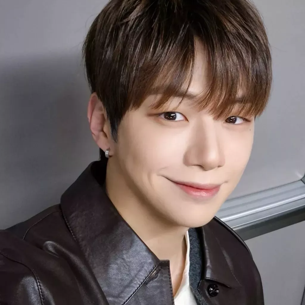 강다니엘의 비하인드 컷