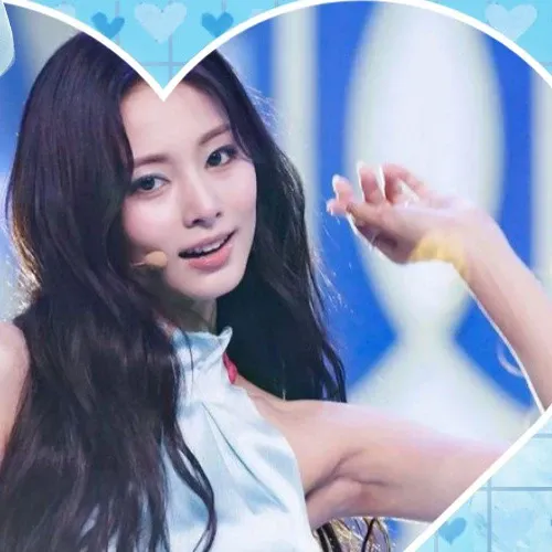 Momen yang diabadikan oleh penggemar Tzuyu (TWICE)