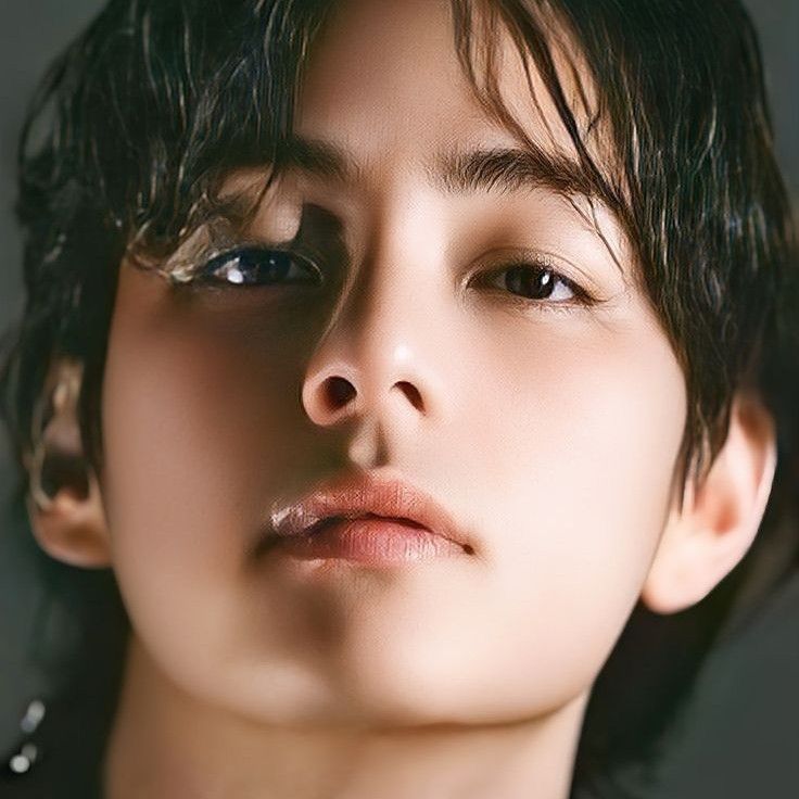 뷔 (방탄소년단) 최근 활동샷