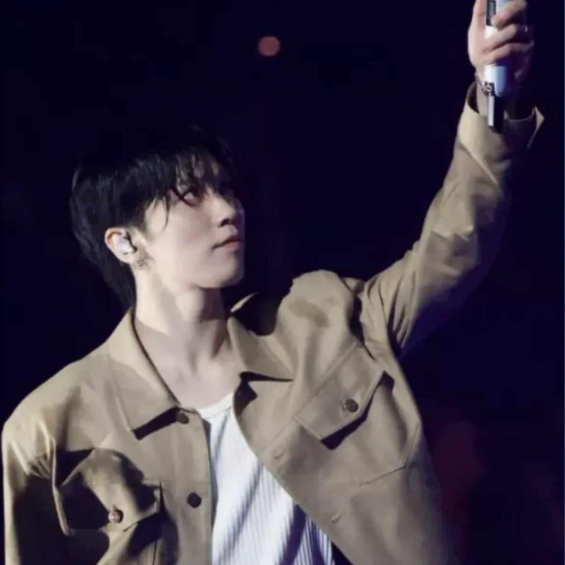 A moment captured by Rocky's fan