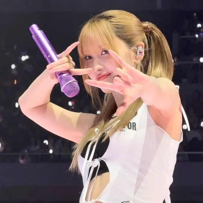 모모 (TWICE)의 비하인드 컷