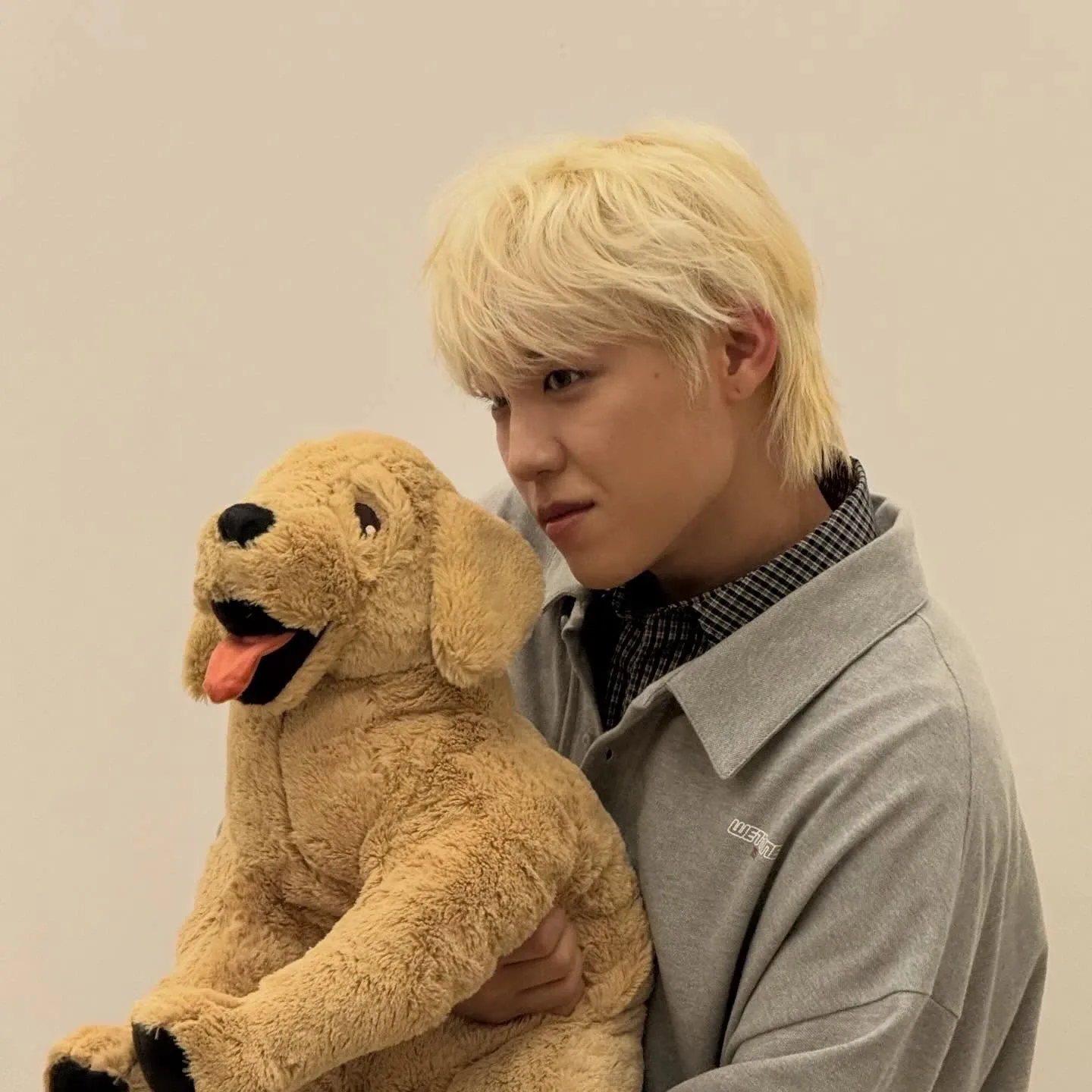 Behind-the-scenes cut of Park Woojin (AB6IX)