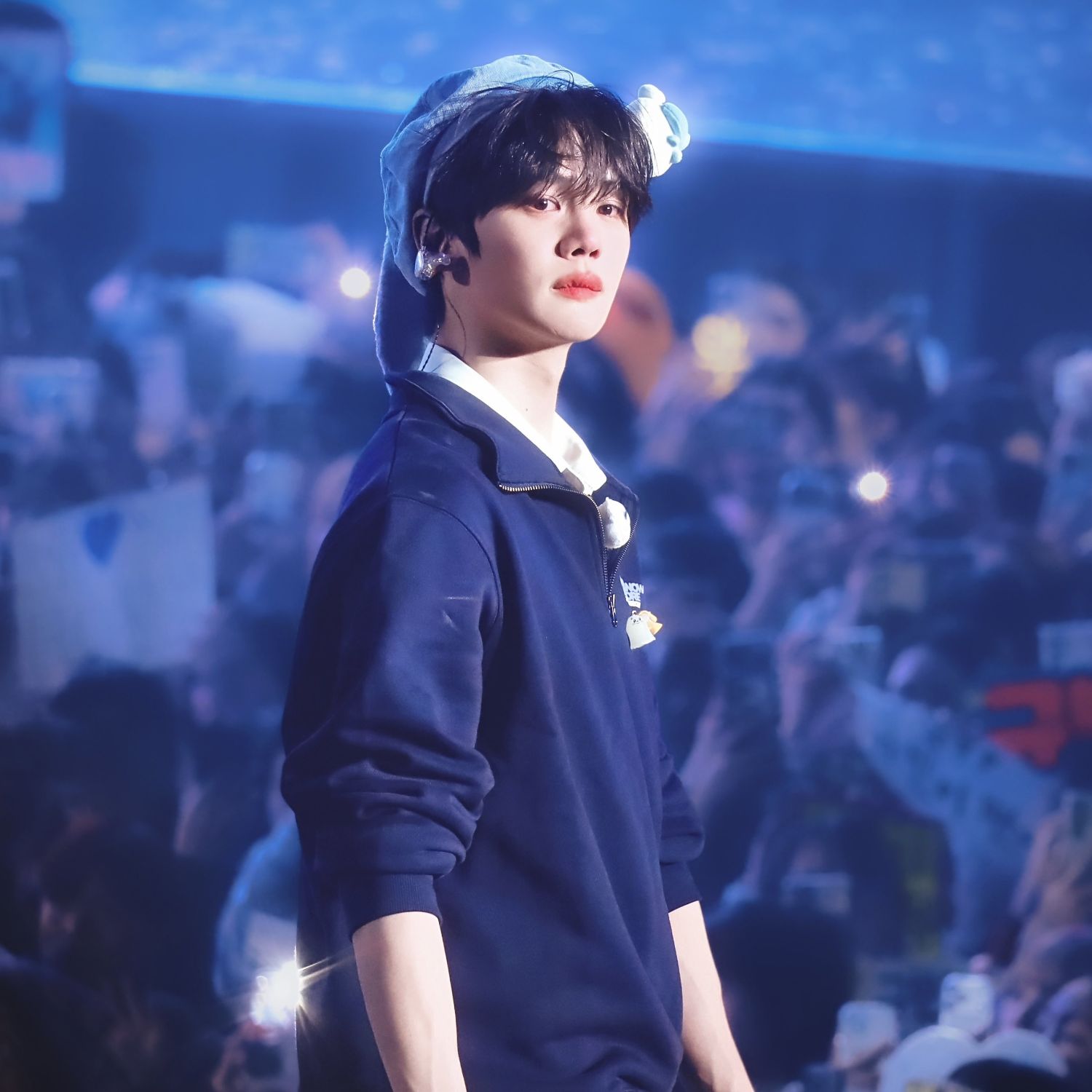 Behind-the-scenes cut of Kim Gyuvin