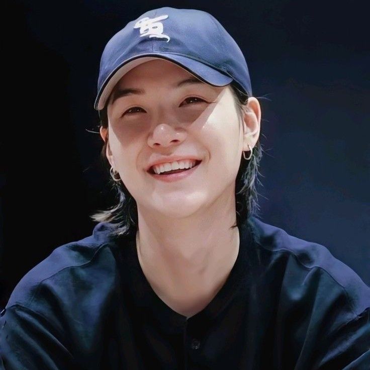 SUGA (防弹少年团)的最新活动照片