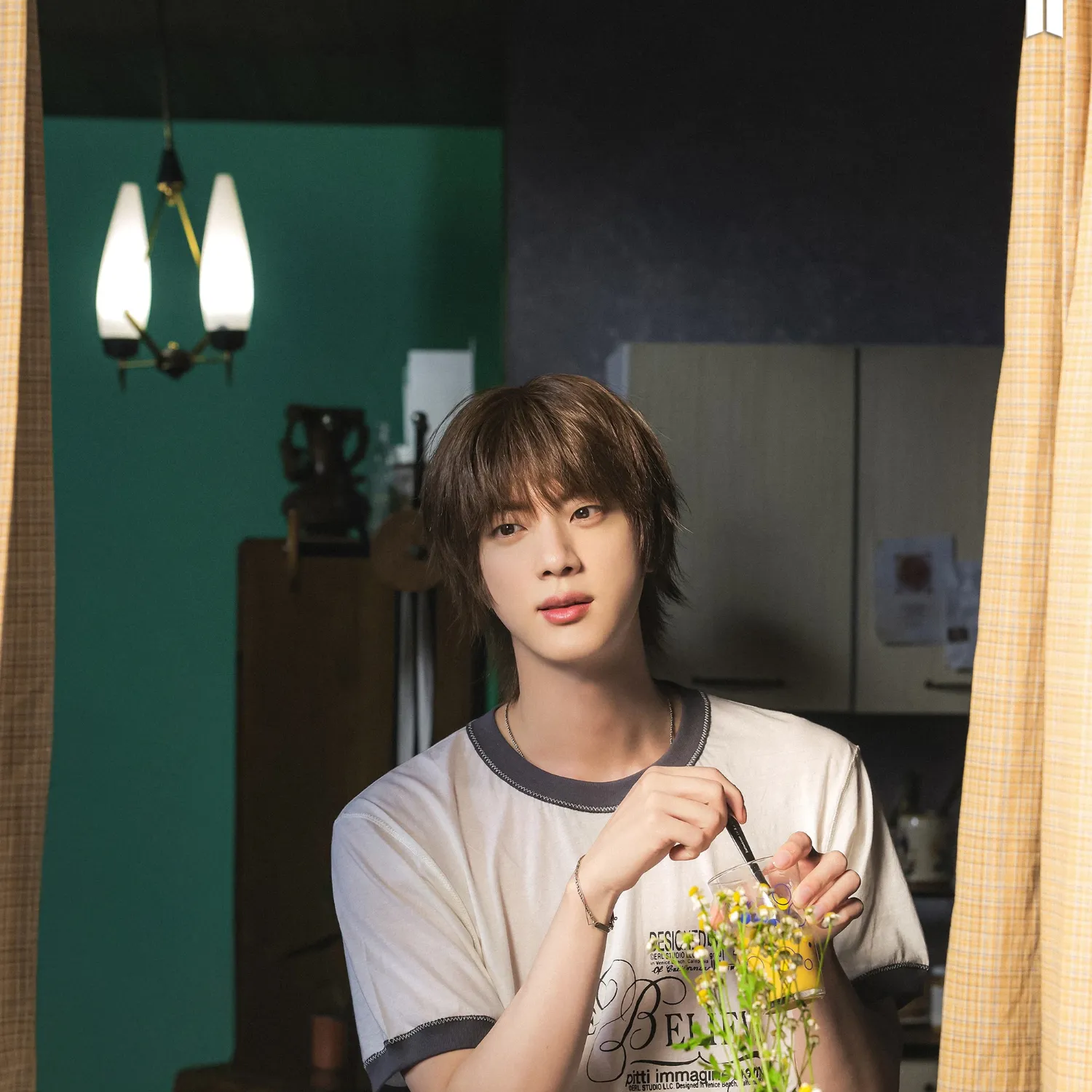 Foto terbaru Jin (BTS)