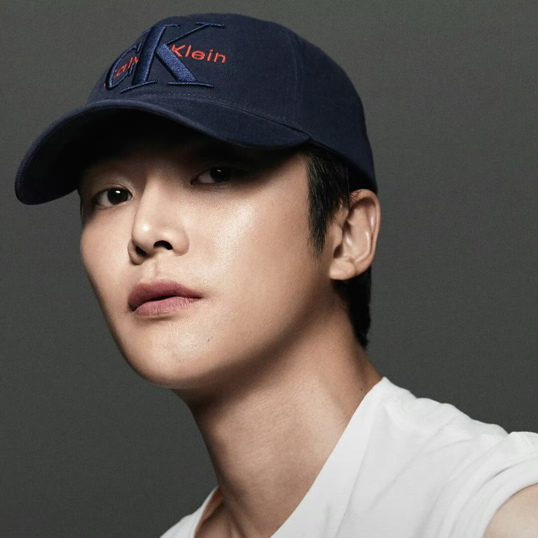 로운의 비하인드 컷