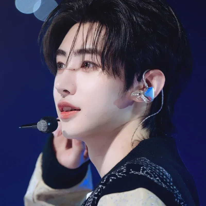 성훈 (ENHYPEN)의 최신 사진