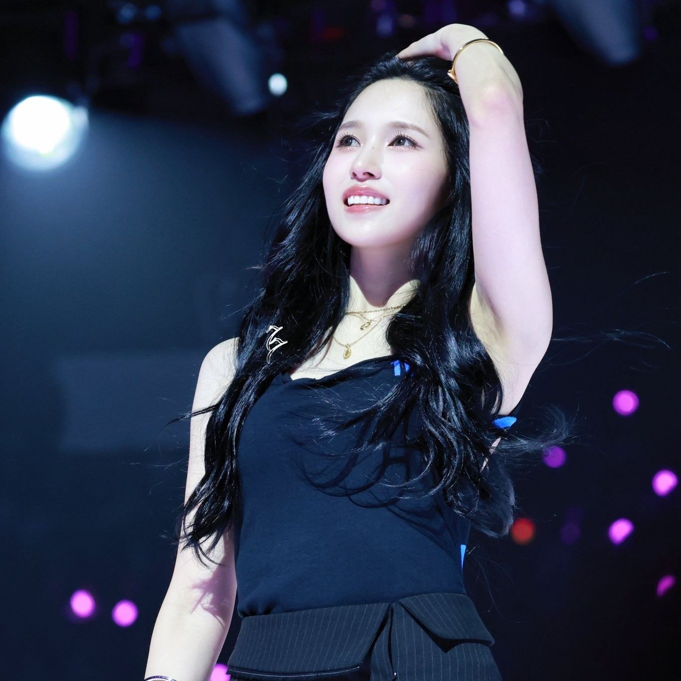 Momen yang diabadikan oleh penggemar Mina (TWICE)