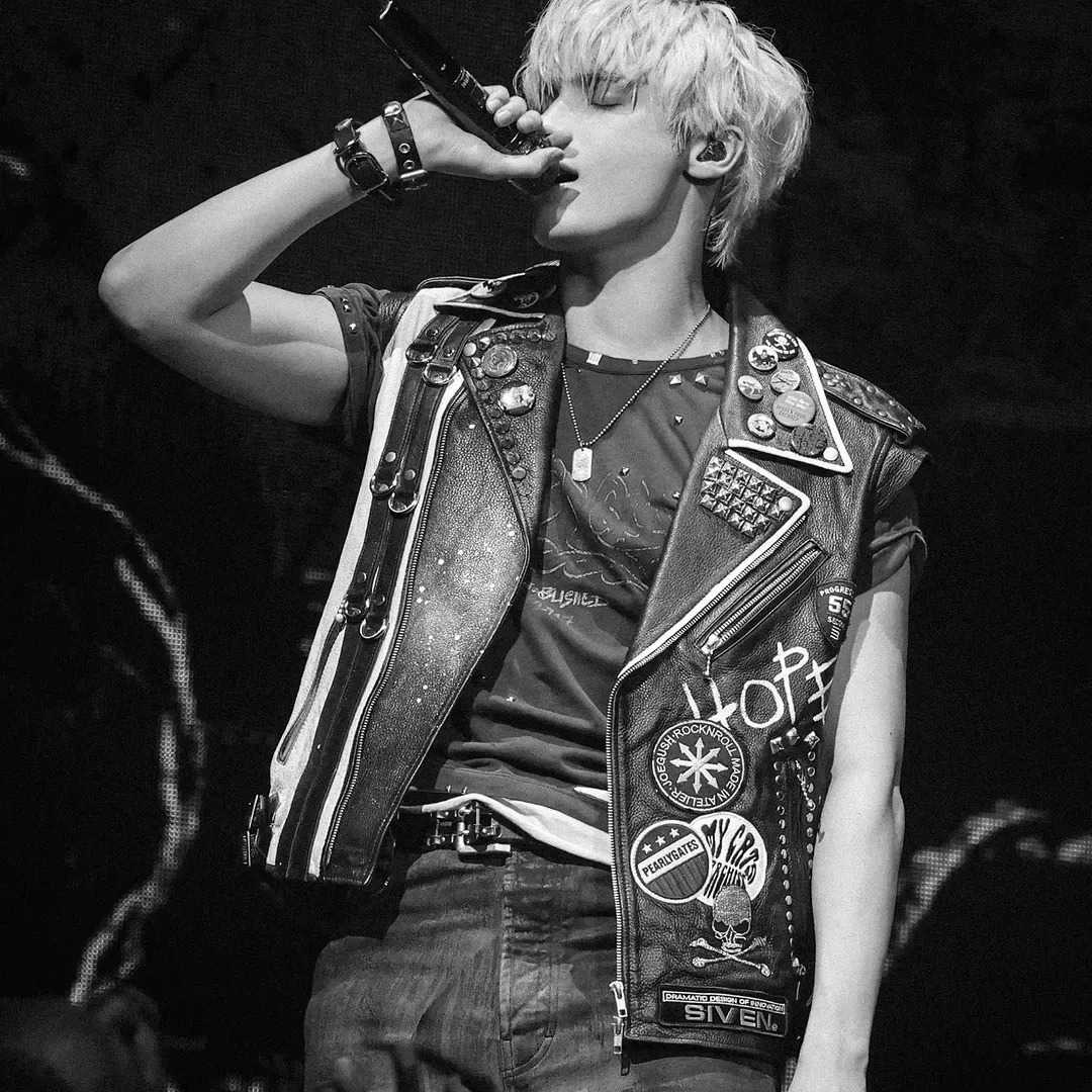 Latest photo of HueningKai (TOMORROW X TOGETHER)