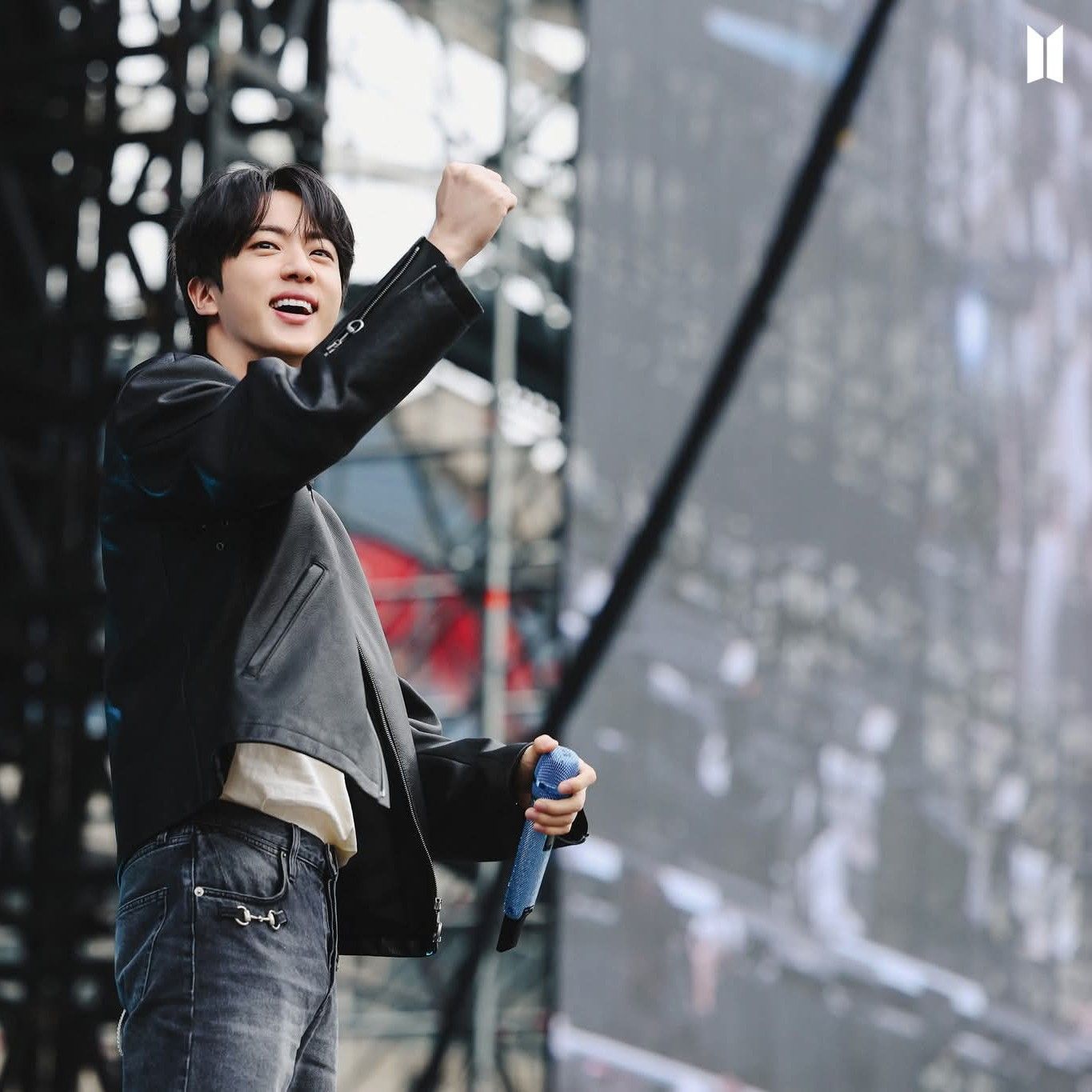 진 (방탄소년단)의 비하인드 컷