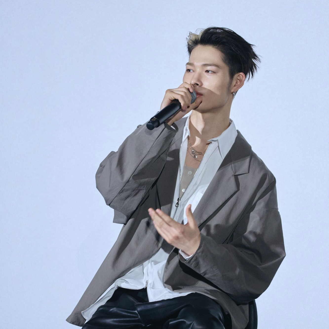 Foto terbaru NI-KI (ENHYPEN)