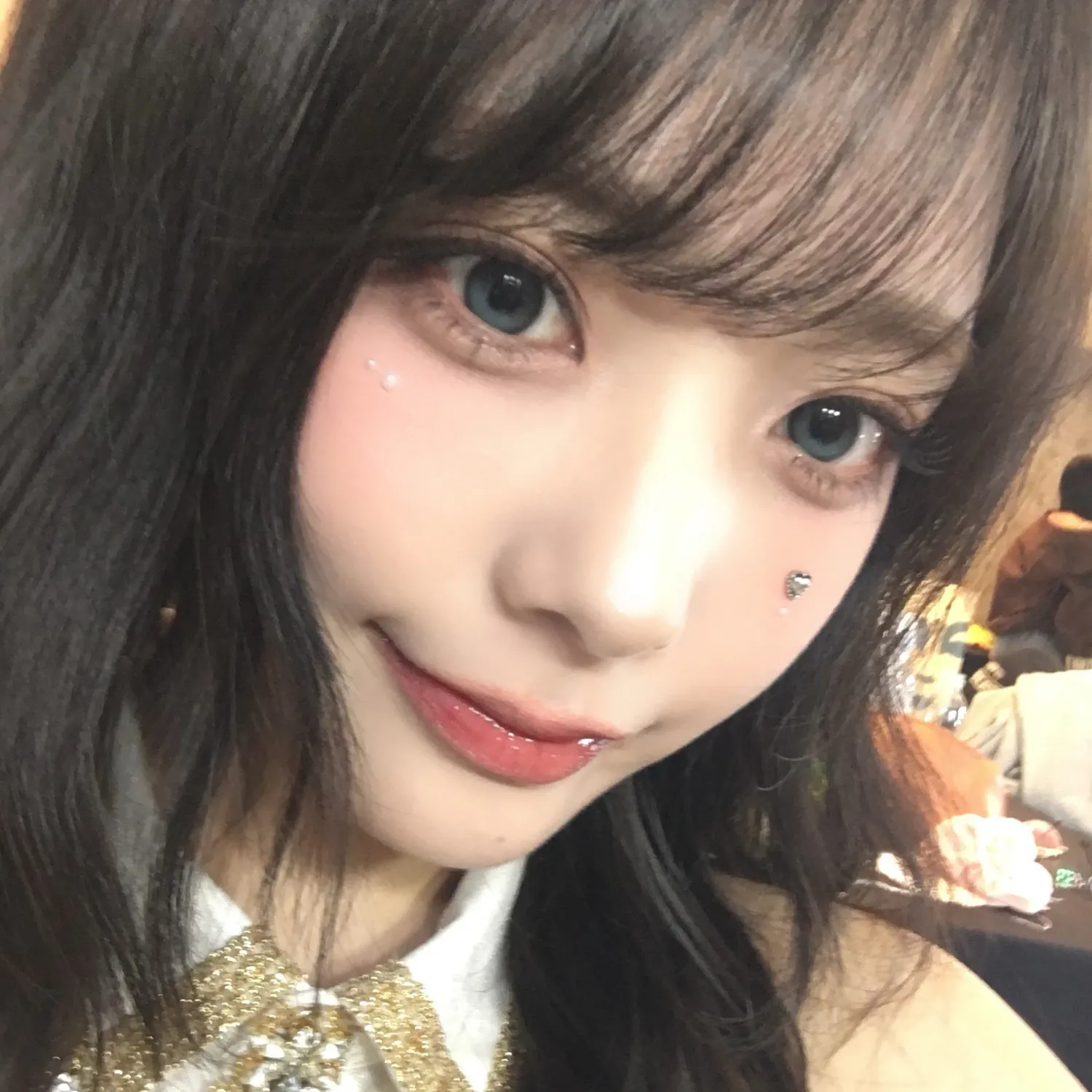 Recent activity shot of Siyeon (QWER)