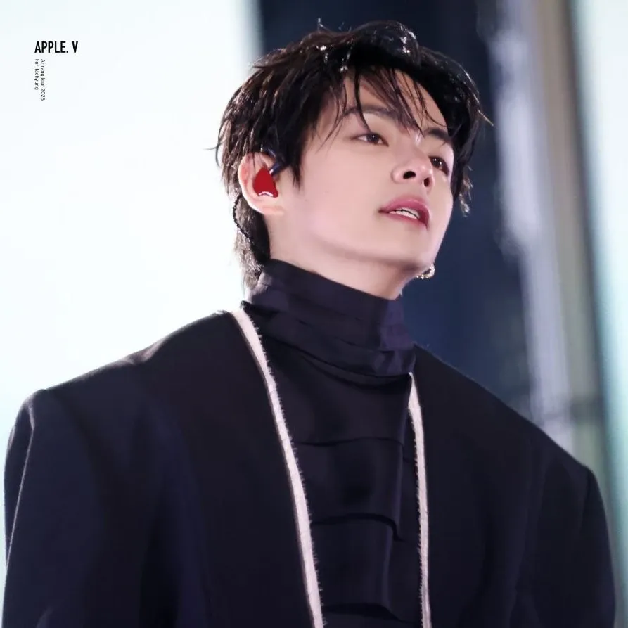 Behind-the-scenes cut of V (BTS)