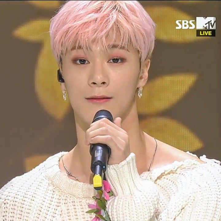 A moment captured by Moonbin (ASTRO)'s fan