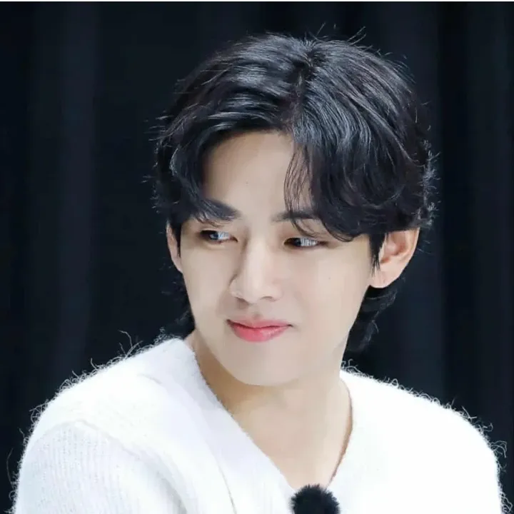 Foto terbaru V (BTS)