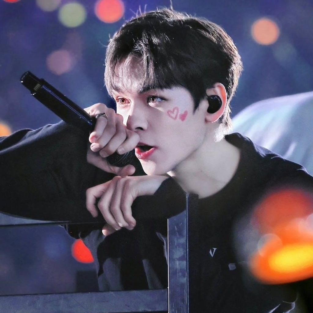 Behind-the-scenes cut of Vernon (SEVENTEEN)