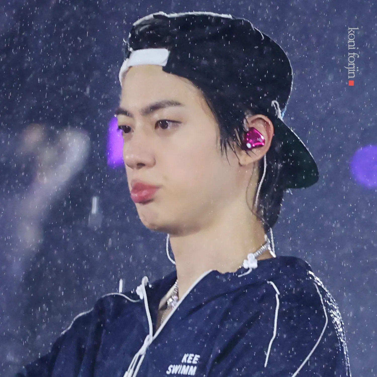 Foto aktivitas terbaru Jin (BTS)