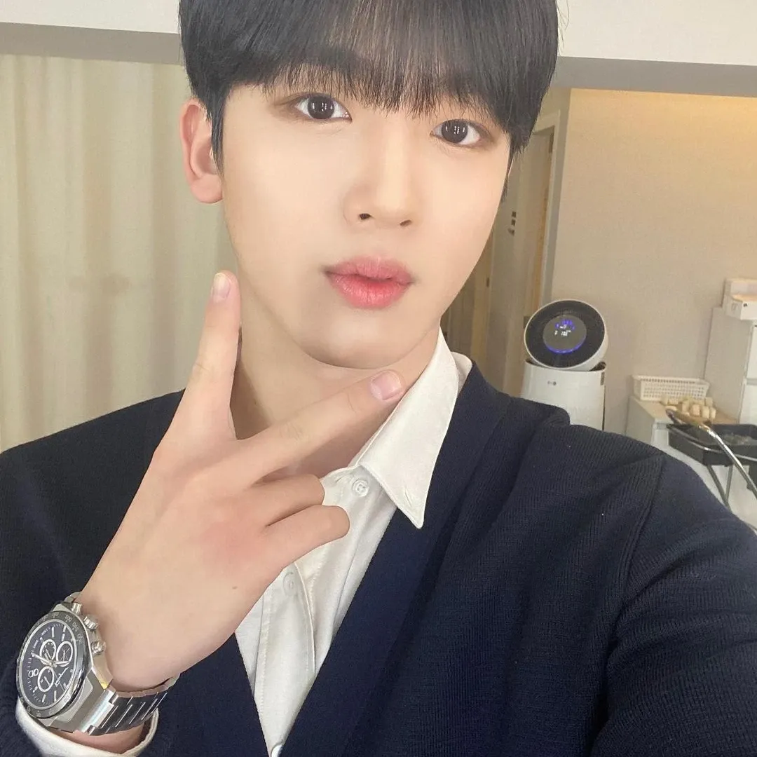 Behind-the-scenes cut of Kim Yohan (WEi)