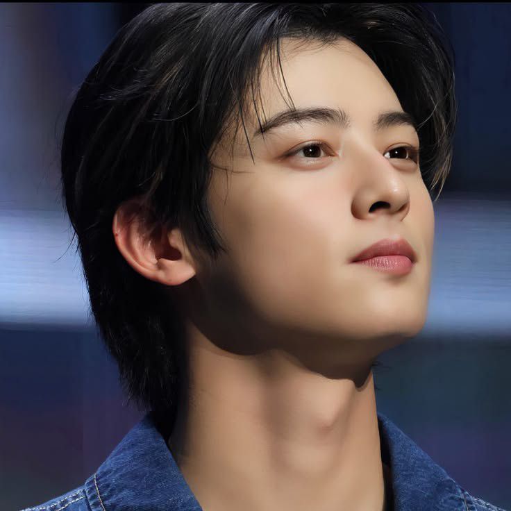 Recent activity shot of Eunwoo (ASTRO)